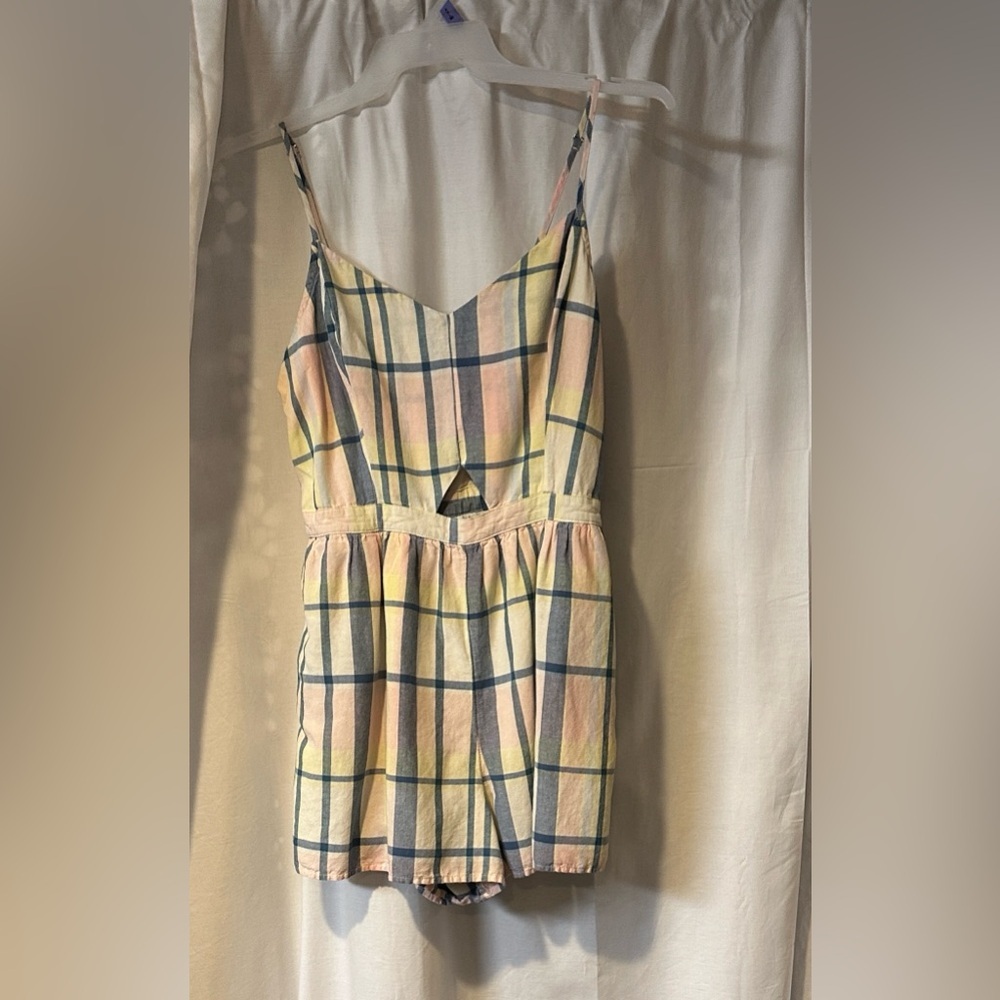 True Craft Pastel Plaid shorts romper  L